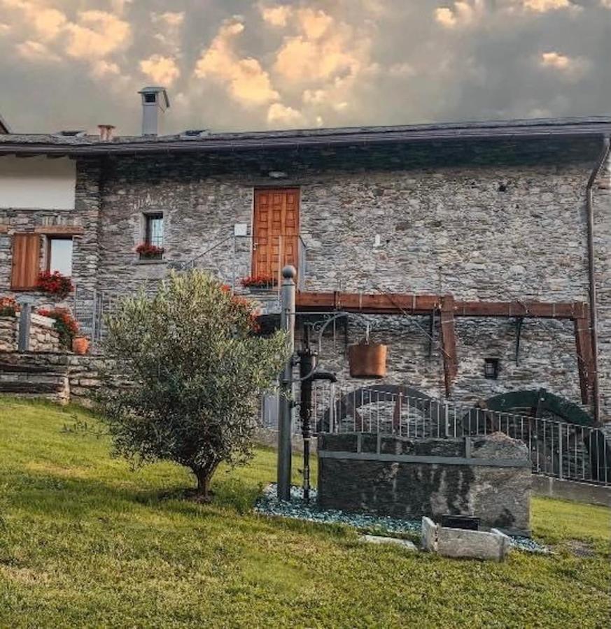 La Volta - Lake Como Heritage Home In Molino Maufet Watermill - Patio On The Garden Colico Exterior photo